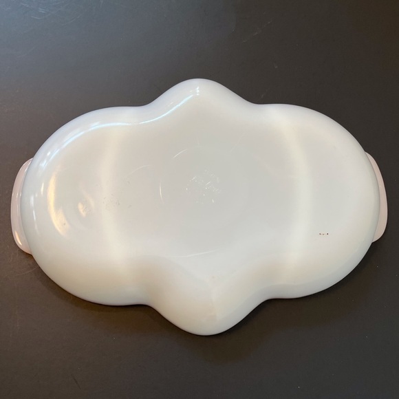 Vintage Fire King Anchor Hocking Ware Divided Dish with Gold Trim - Picture 7 of 8